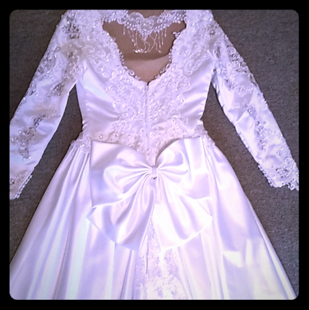 David's Bridal Wedding Gown EUC Worn Once